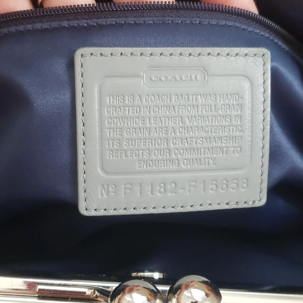 Coach F15658 signature kiss lock carryall never full olive green stiched pattern - Picture 6 of 13